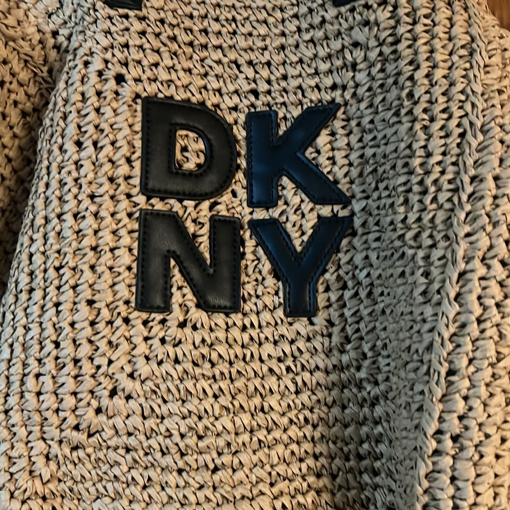 New DKNY Paloma Straw Tote $148 - Picture 2 of 3